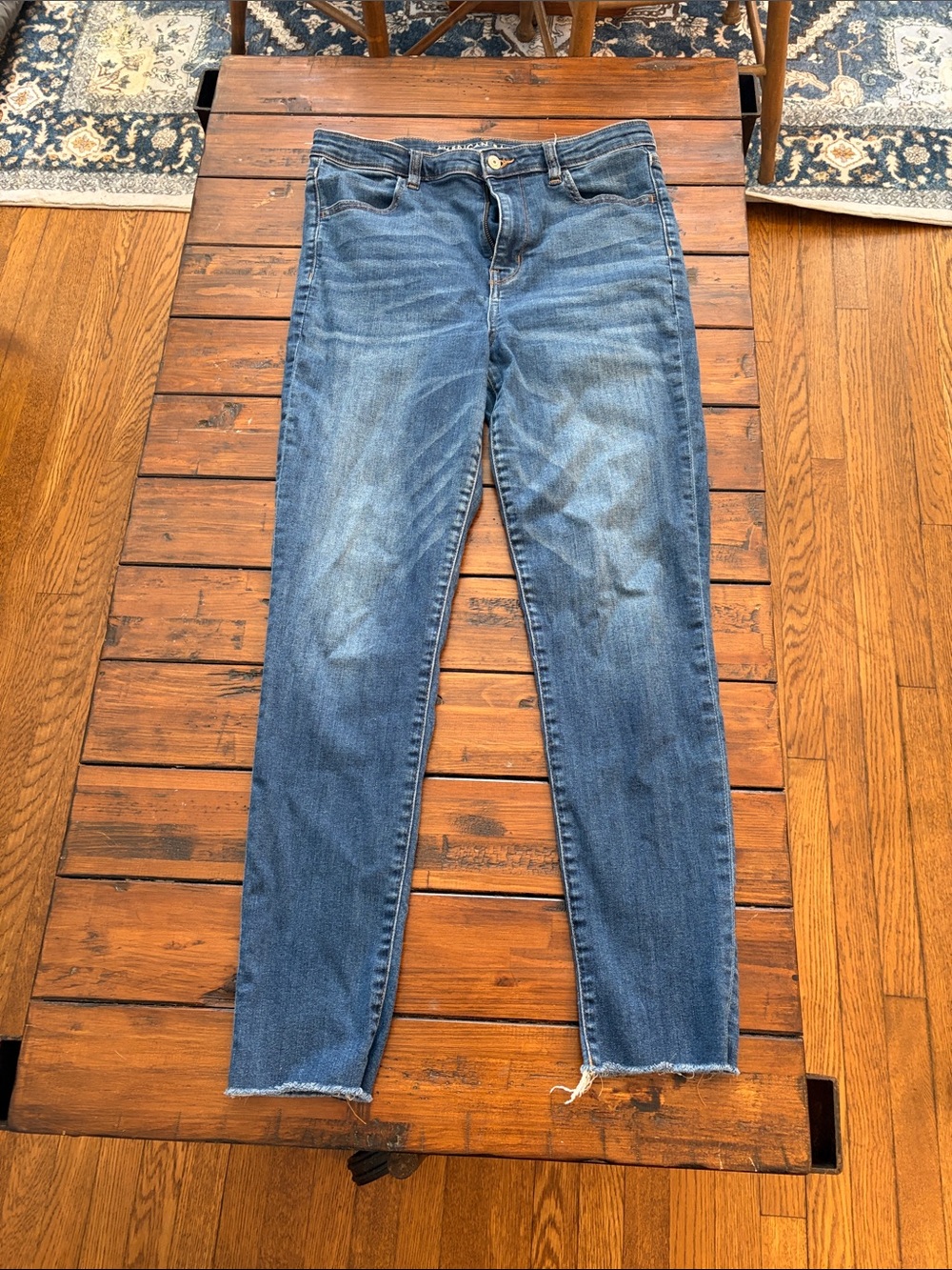 American Eagle Outfitters Women’s Skinny Jeans — Medium Blue Wash